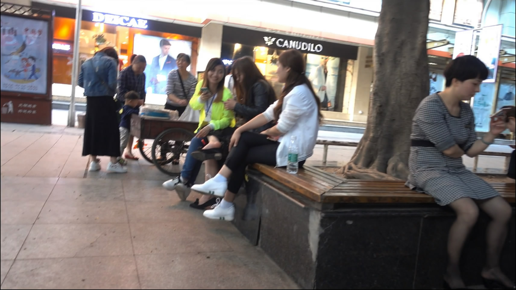streetsnapshoep[00 00 54][20181210 212236 1]